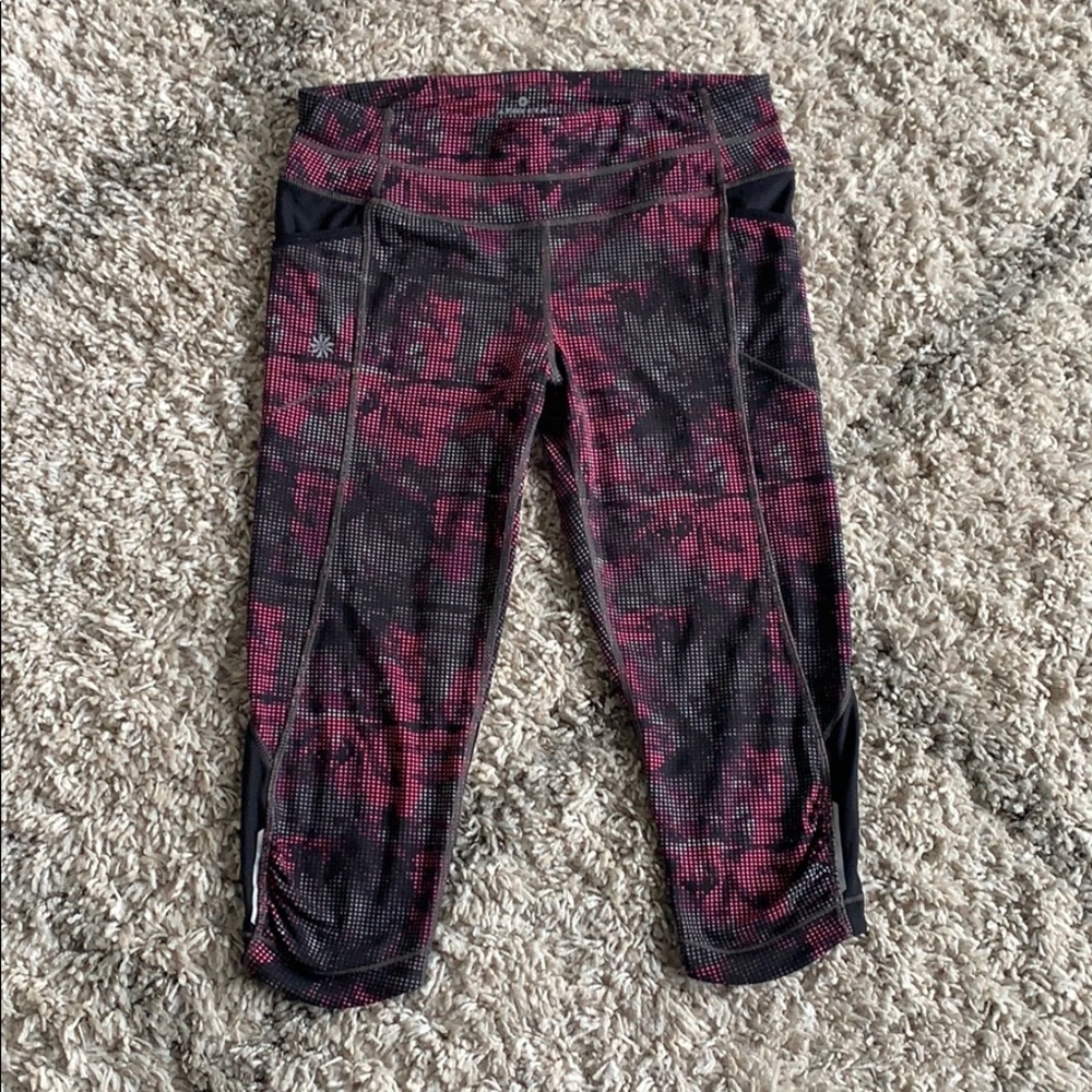 Athletica capris leggings